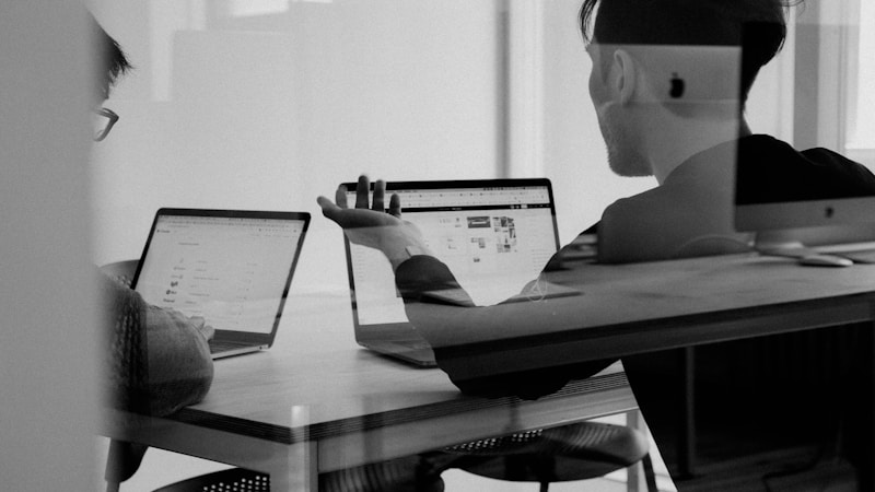 Linktree vs SocialsLink: Which Link-in-Bio Tool Is Better in 2026?